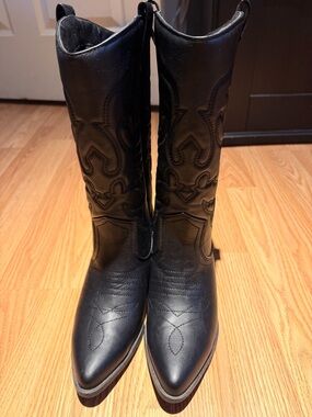 Women’s Soda Black Cowboy Boots